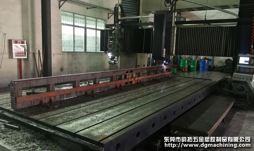 機械加工中容易造成工件變形的主要因素有哪些？
